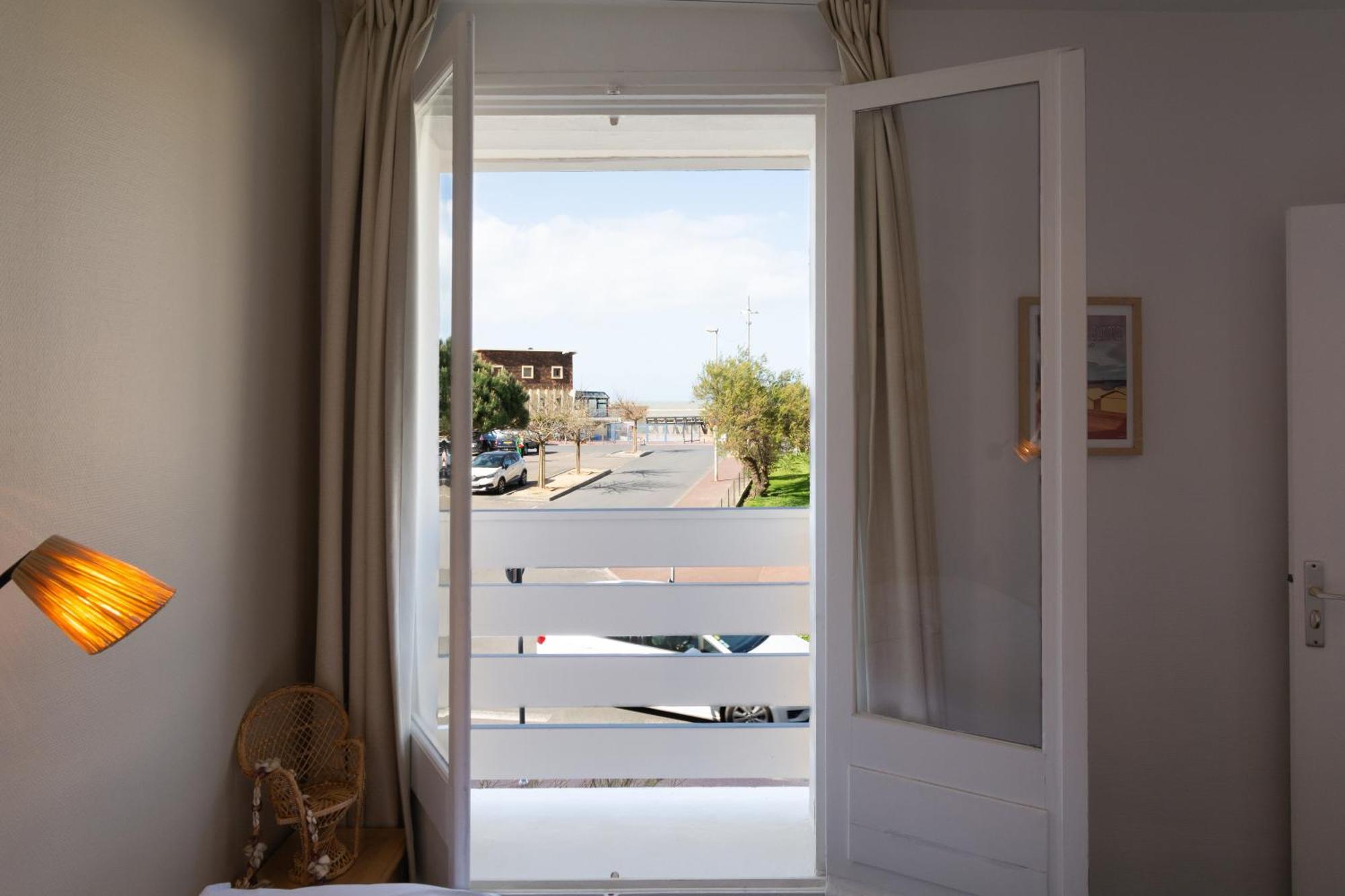 Hotel De La Plage 쿠르쇨 쉬르 메르 외부 사진